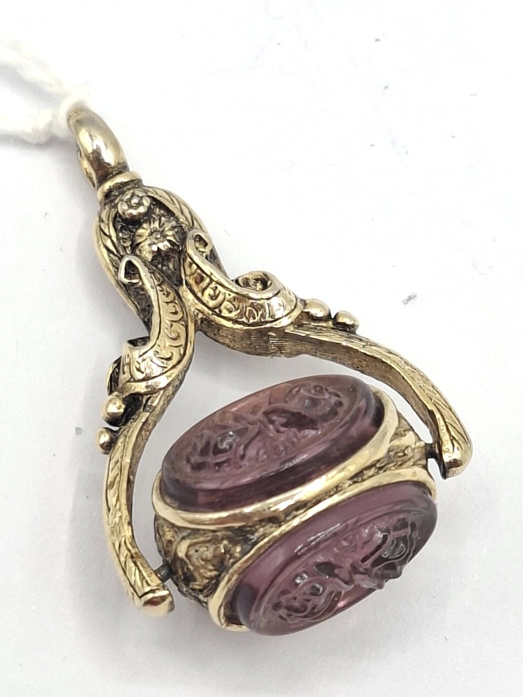 275 · VINTAGE FOB PENDANT