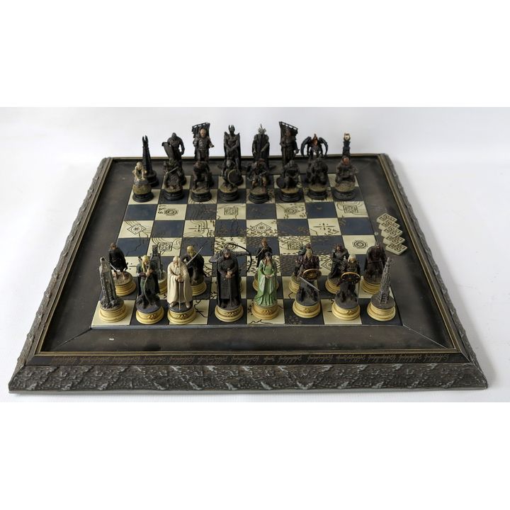 LORD OF THE RINGS CAST METAL OVERLAID CHESS SET