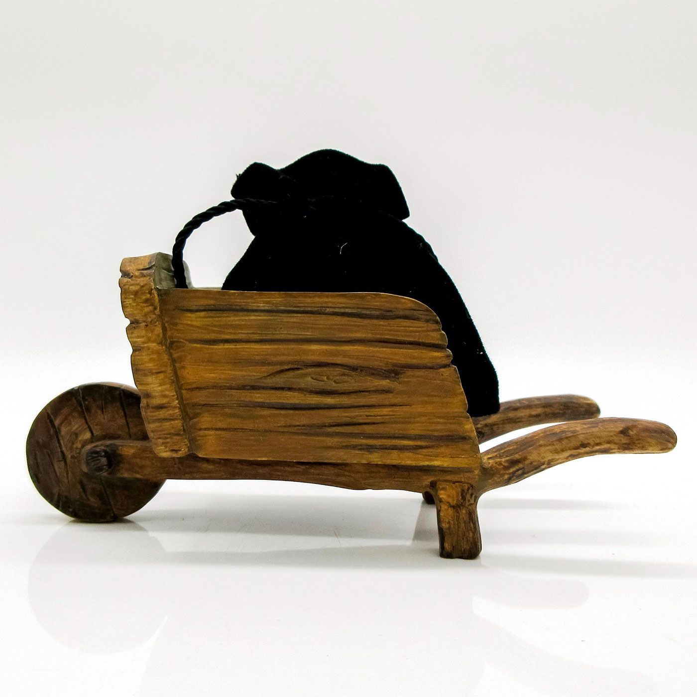 Snow White, Dwarfs' Wheelbarrow Walt Disney Classics Figurine Lion