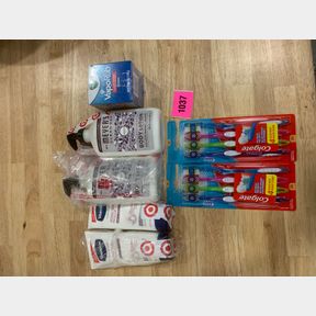 2X MEYERS BODY LOTION,VICKS VAPO RUB, 2X VASELINE LOTION & 2X COLGATE TOOTHBRUDH 4 PACK
