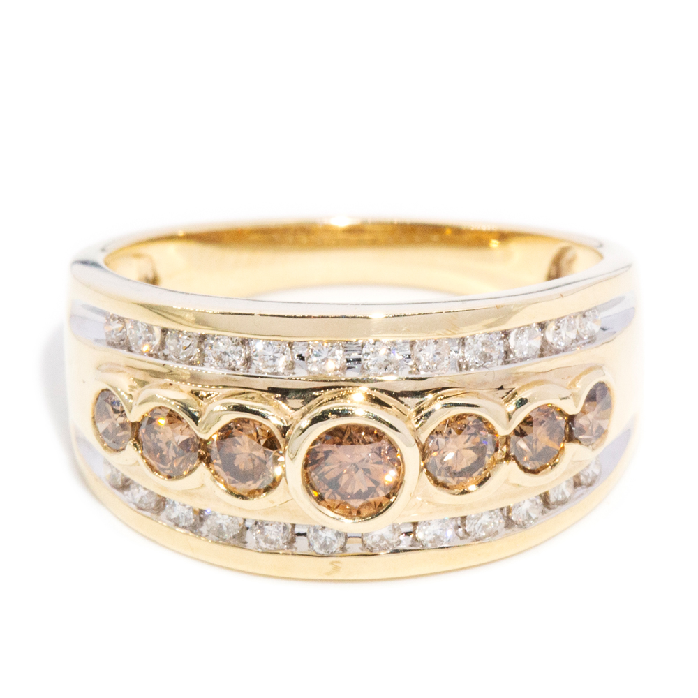 196 · 1.00 Carat Fancy Brown and Colourless Diamond Ring