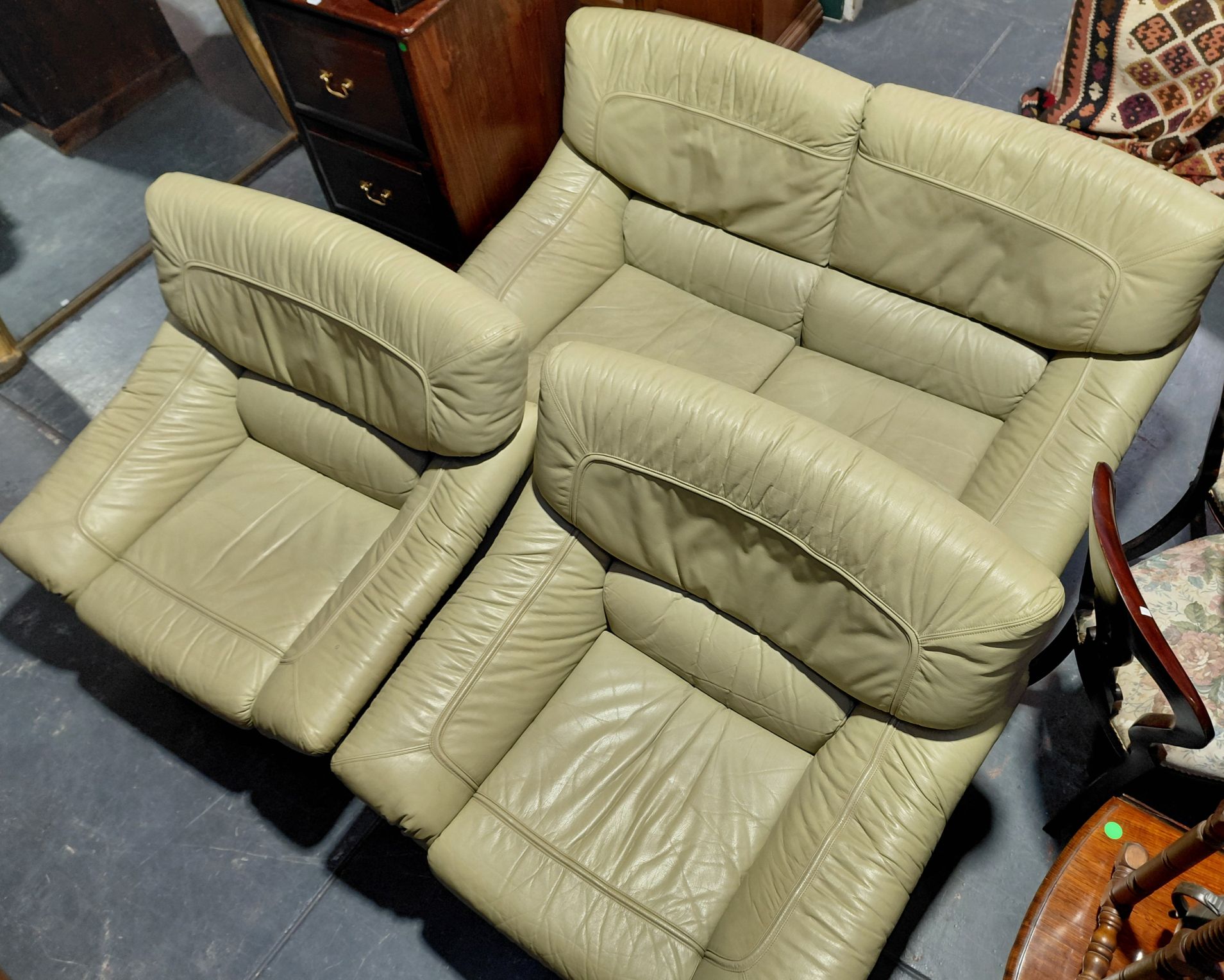 MORAN LOUNGE SUITE