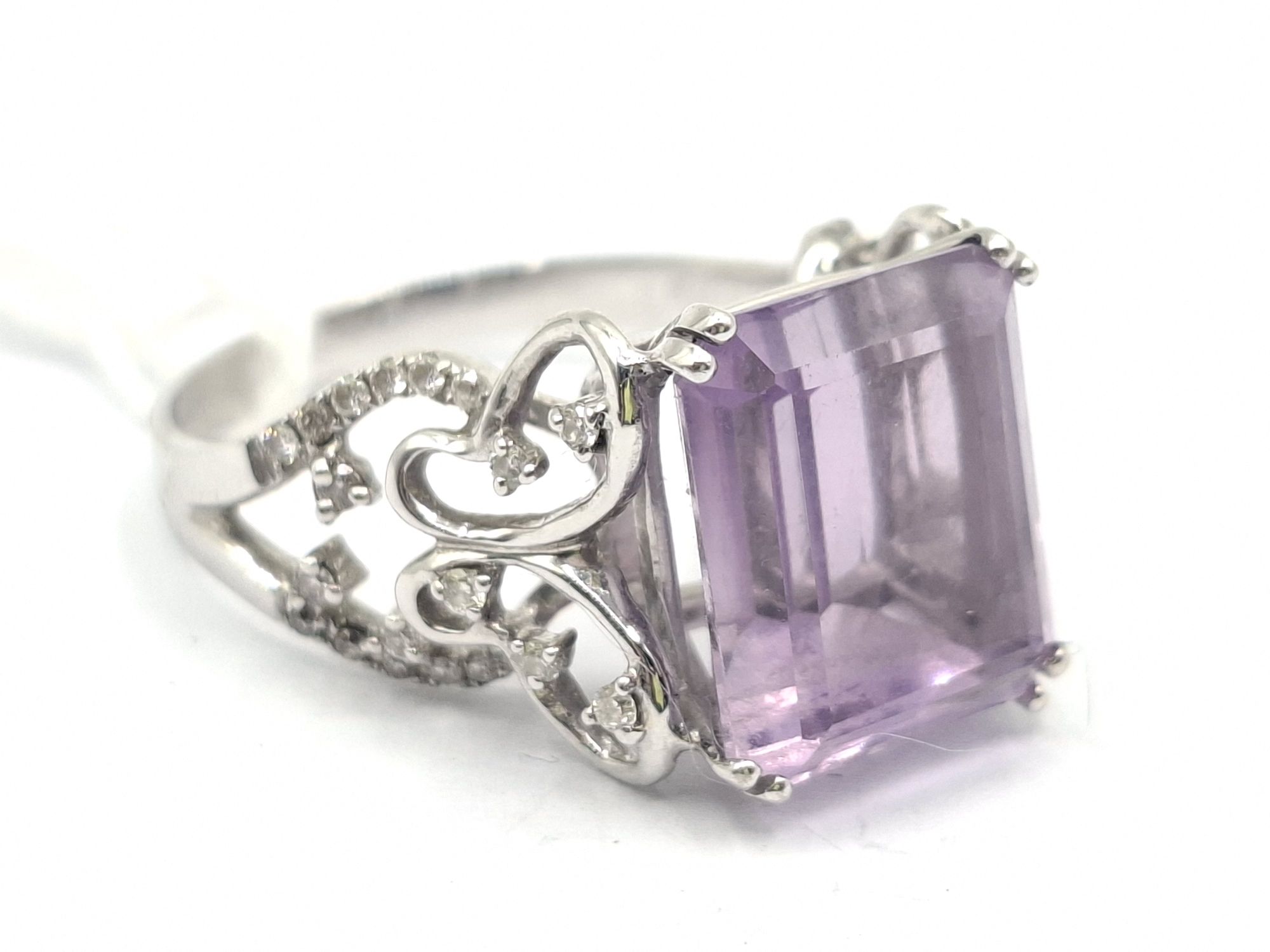 1026 · 18CT AMETHYST DRESS RING