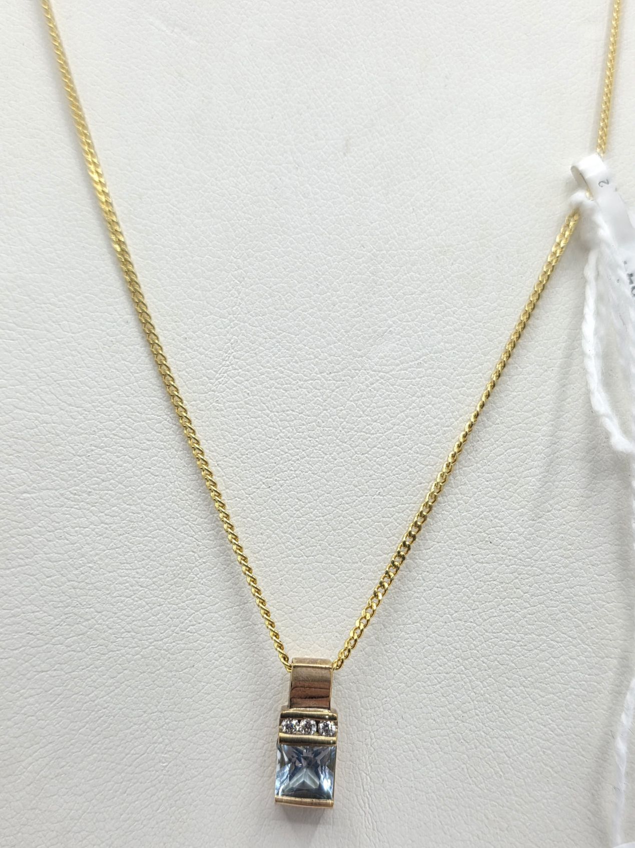 9ct Gold Aquamarine Diamond Pendant