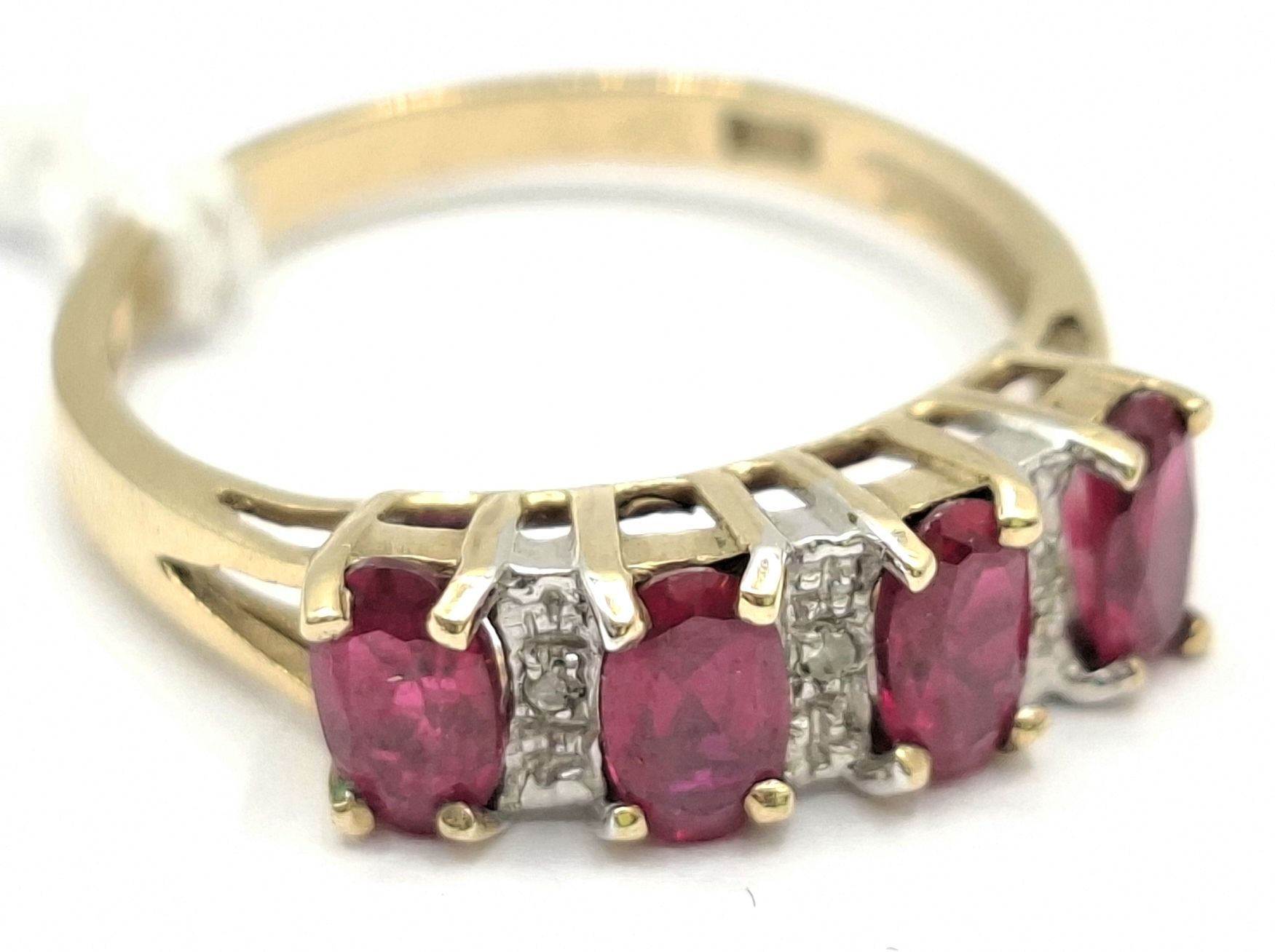 1099 · 9CT GOLD RING