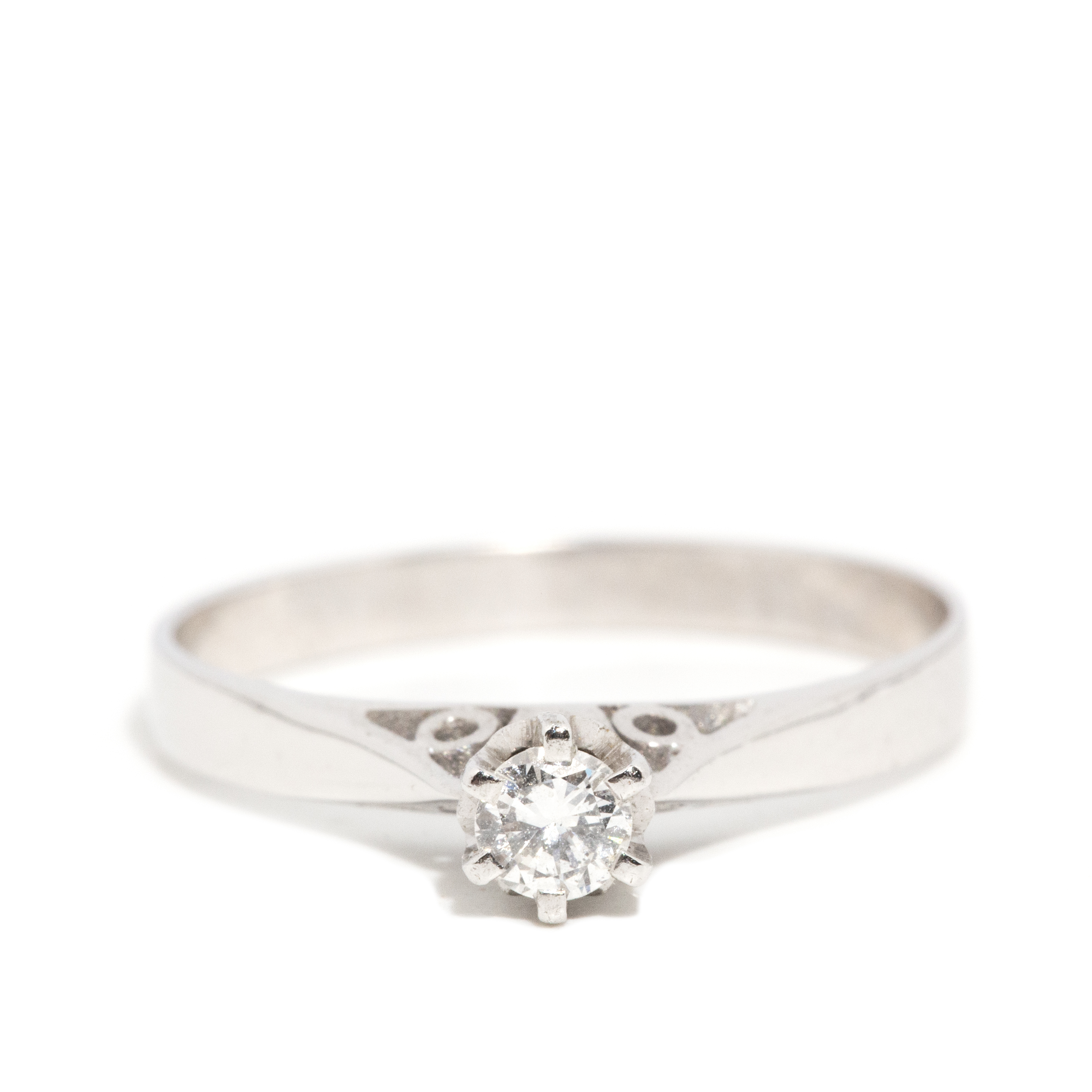 296 · Diamond Solitaire Ring 18ct Gold