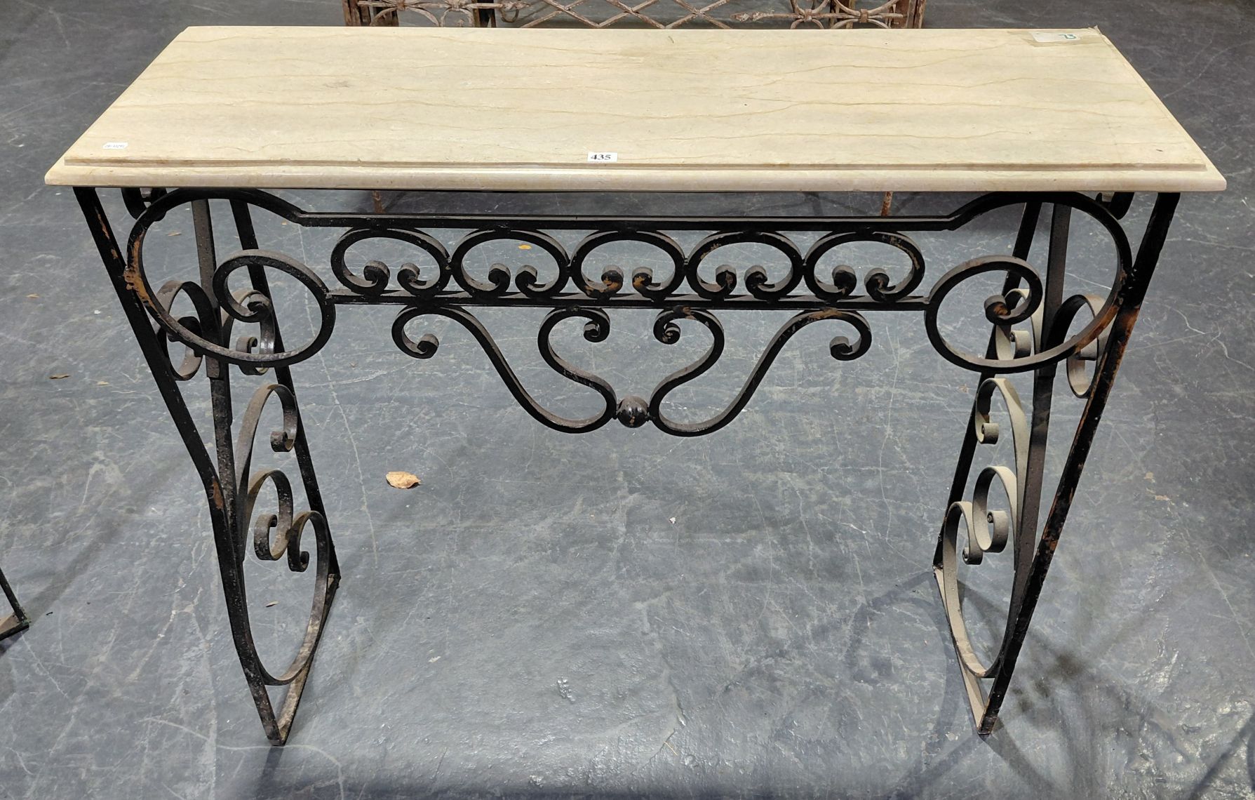 435 · OUTDOOR CONSOLE TABLE
