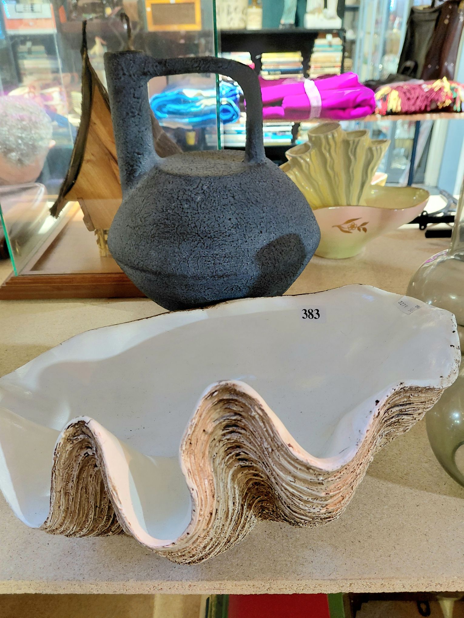 383 · DECORATOR ITEMS