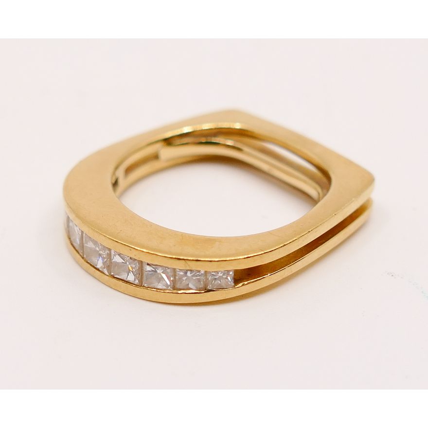 18K & Channel Set Diamond Ring. Size 5, 7.67g TW