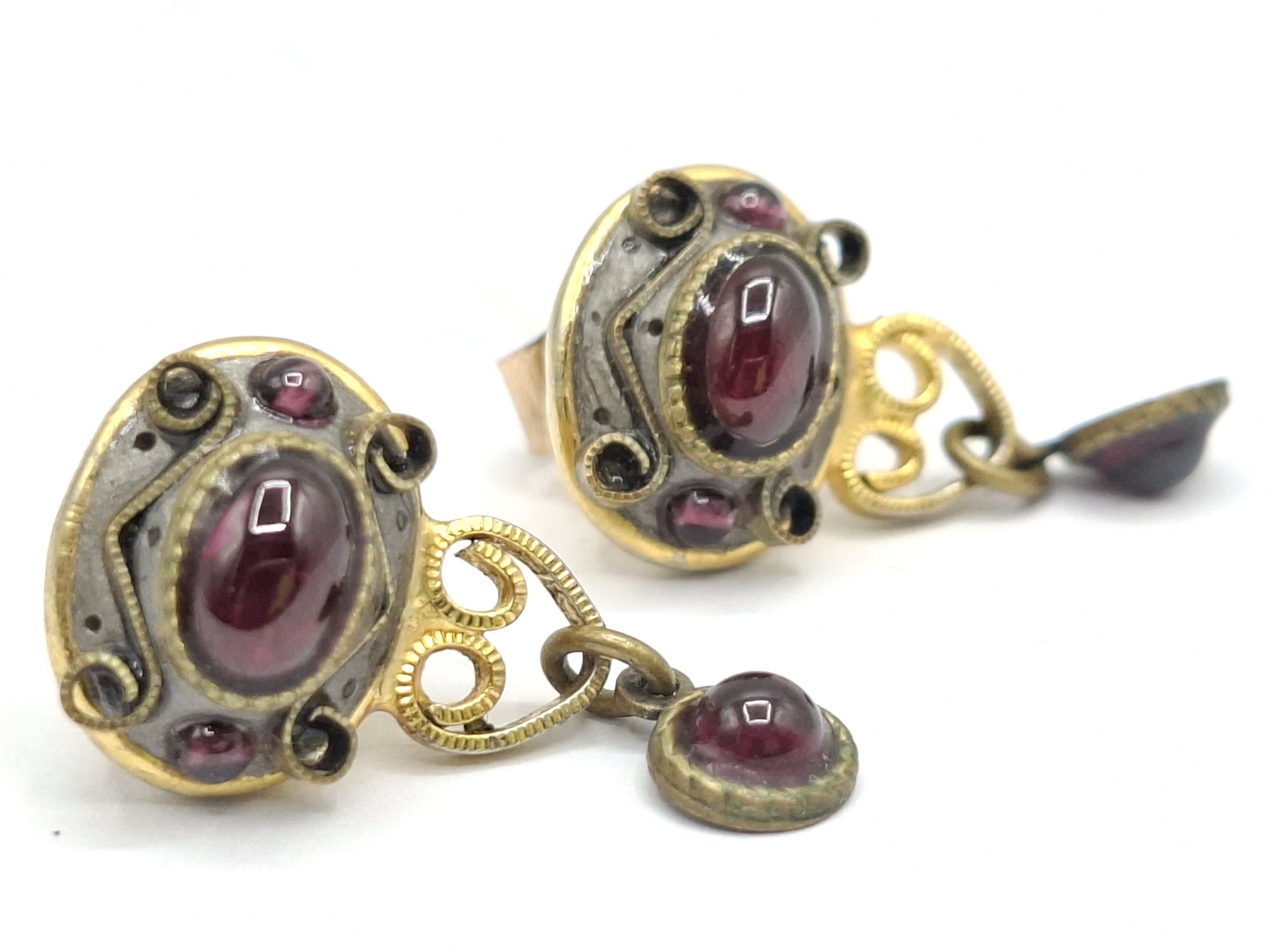 A Pair Of Art Deco Ladies Earrings