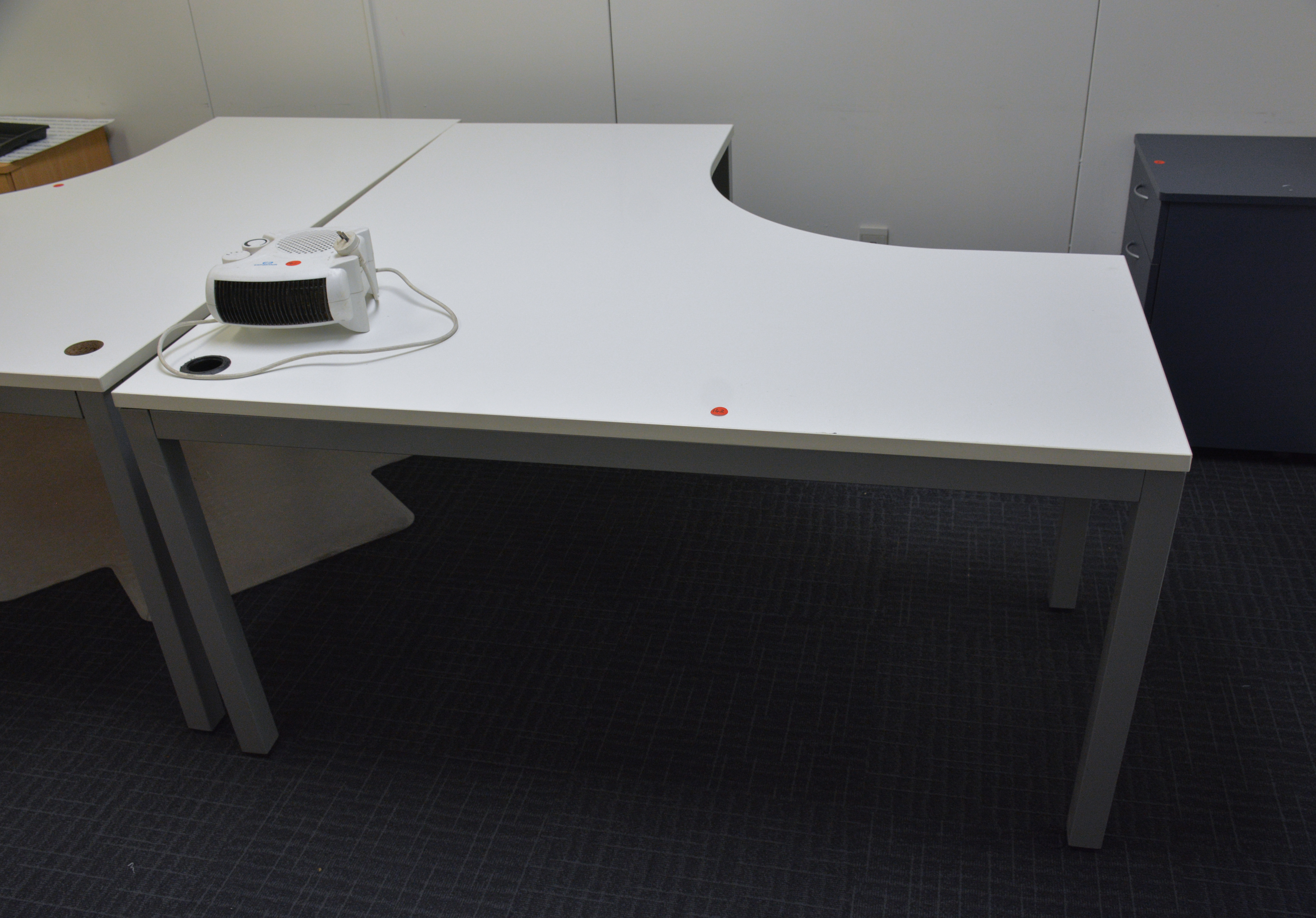 White Corner Desk Office Unit — NZ auction result