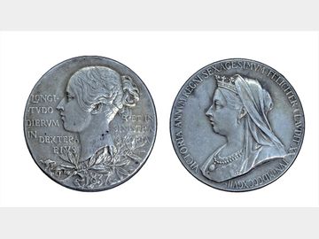 1897 VICTORIA DIAMOND JUBILEE SILVER MEDALLION