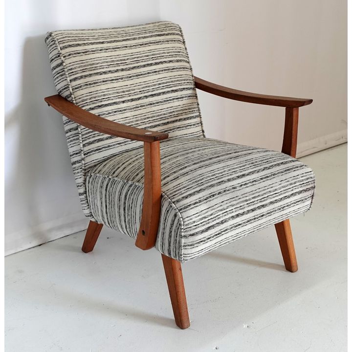 UPHOLSTERED ARMCHAIR
