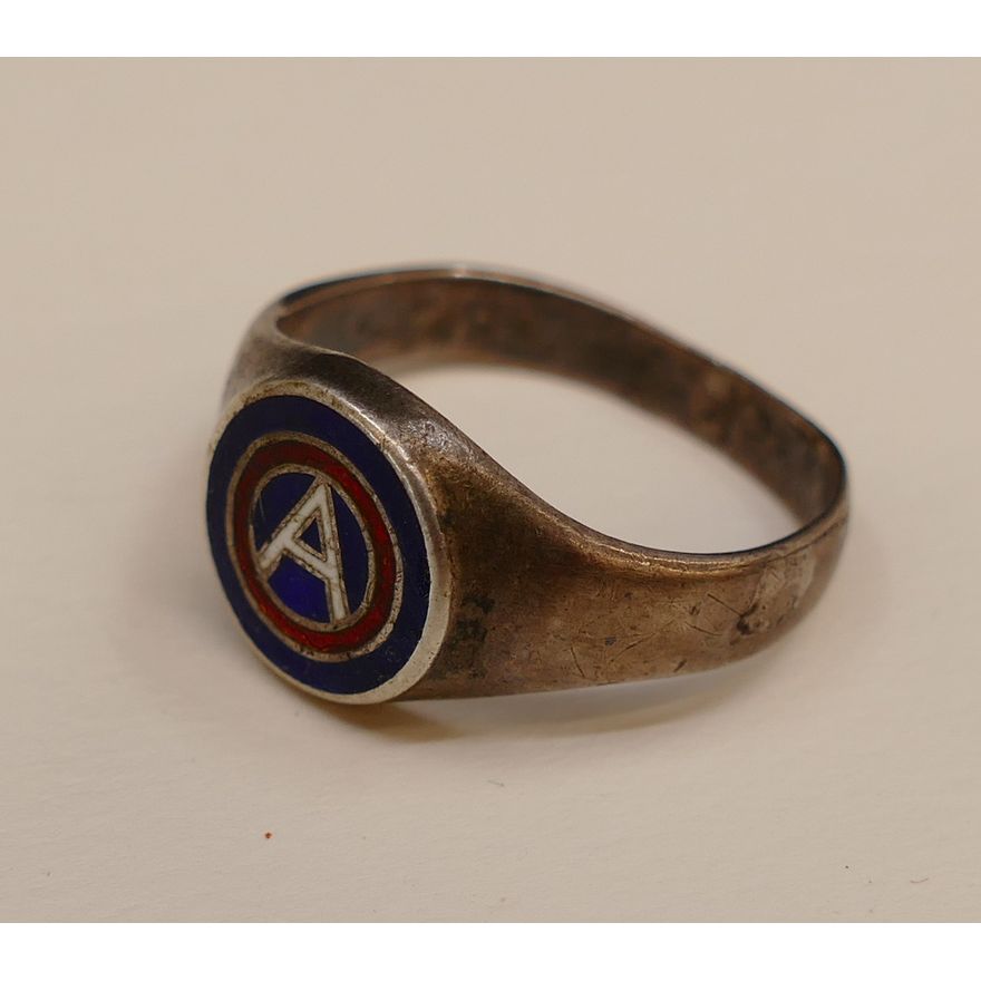 WW2 Airborne Enamel Ring
