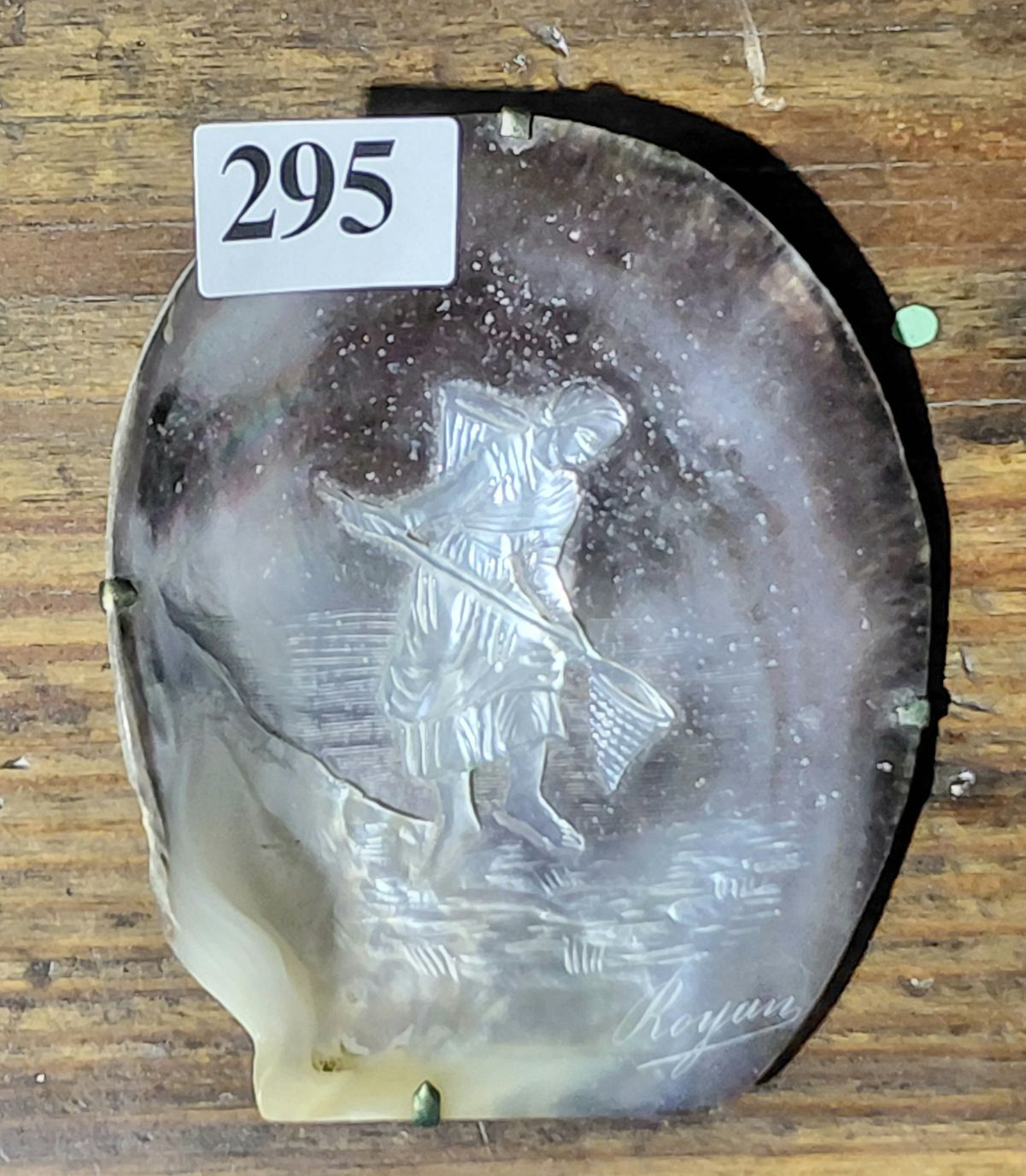 295 · ANTIQUE CARVED SEASHELLS