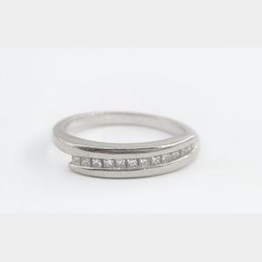 18CT WHITE GOLD RING SET WITH 0.24CTS OF BRILLIANT CUT DIAMONDS - 50692/300