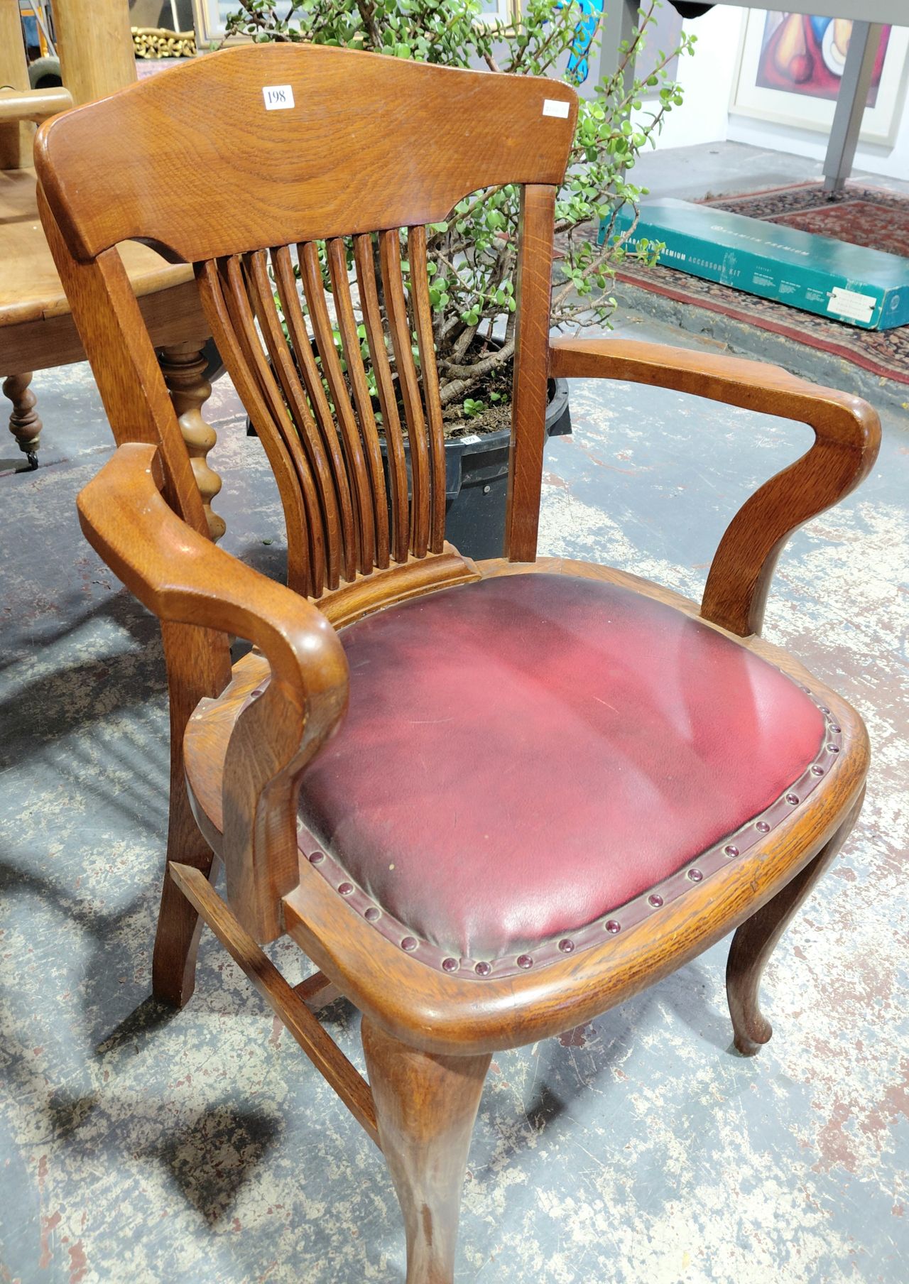 198 · OAK CHAIR