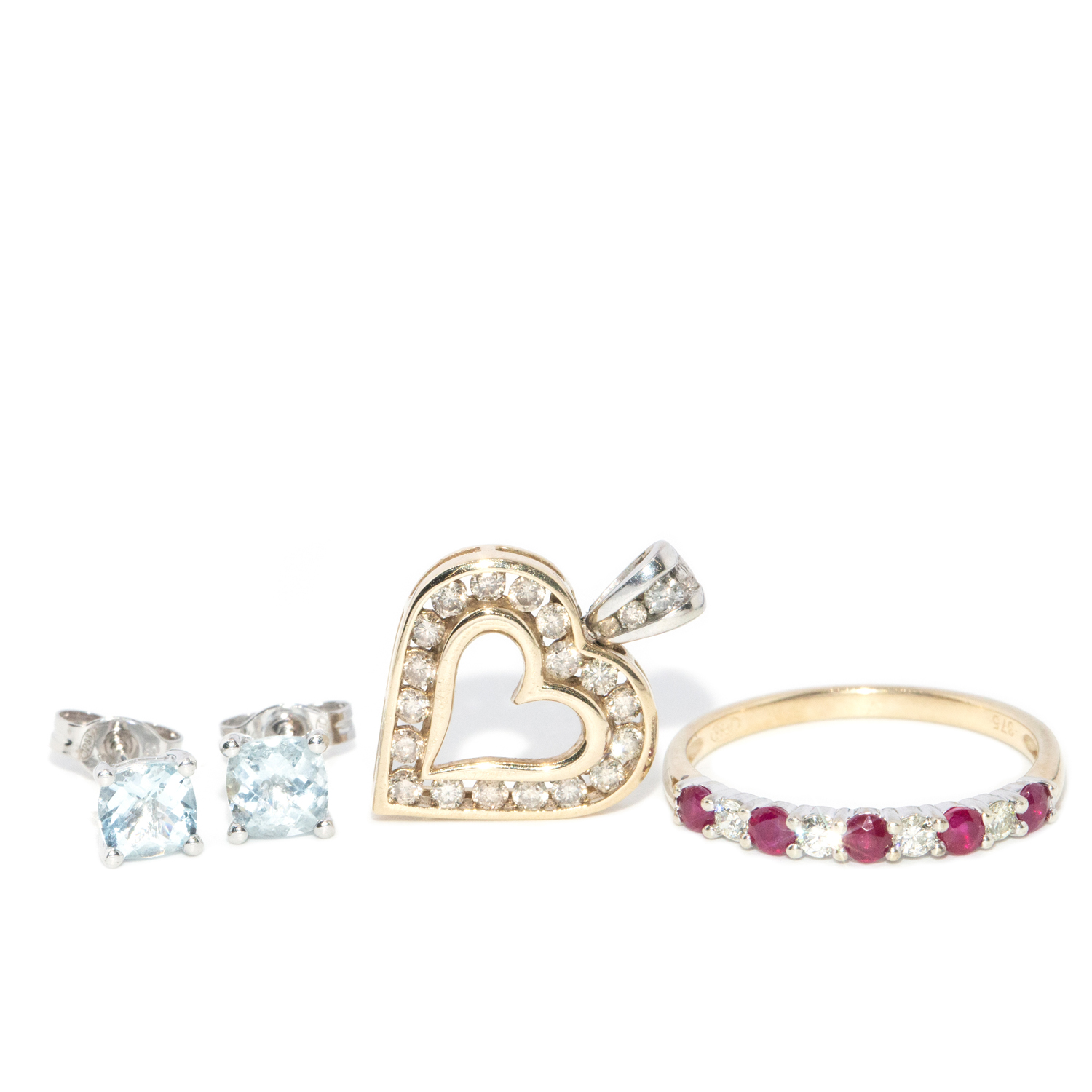 Three Gold Jewellery Pieces