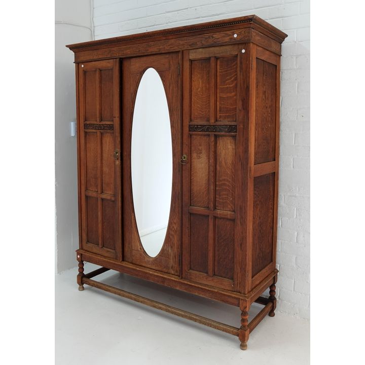 OAK WARDROBE