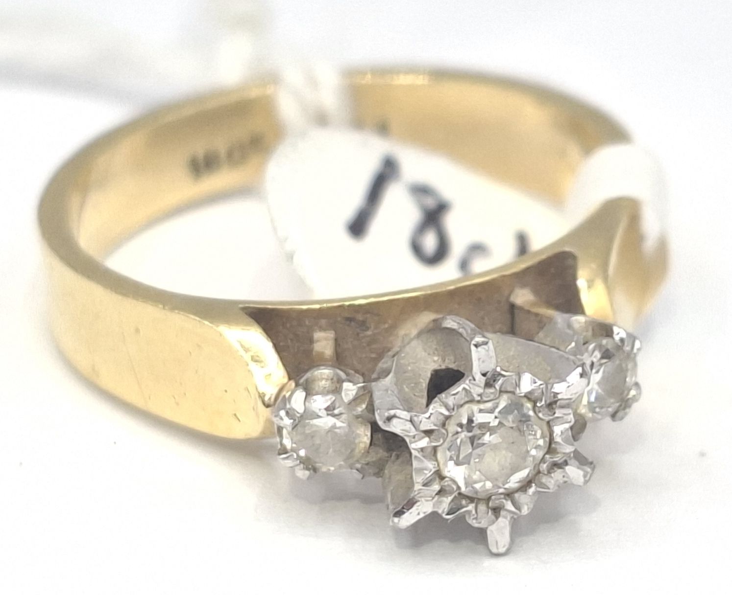 18ct Gold Diamond Ring