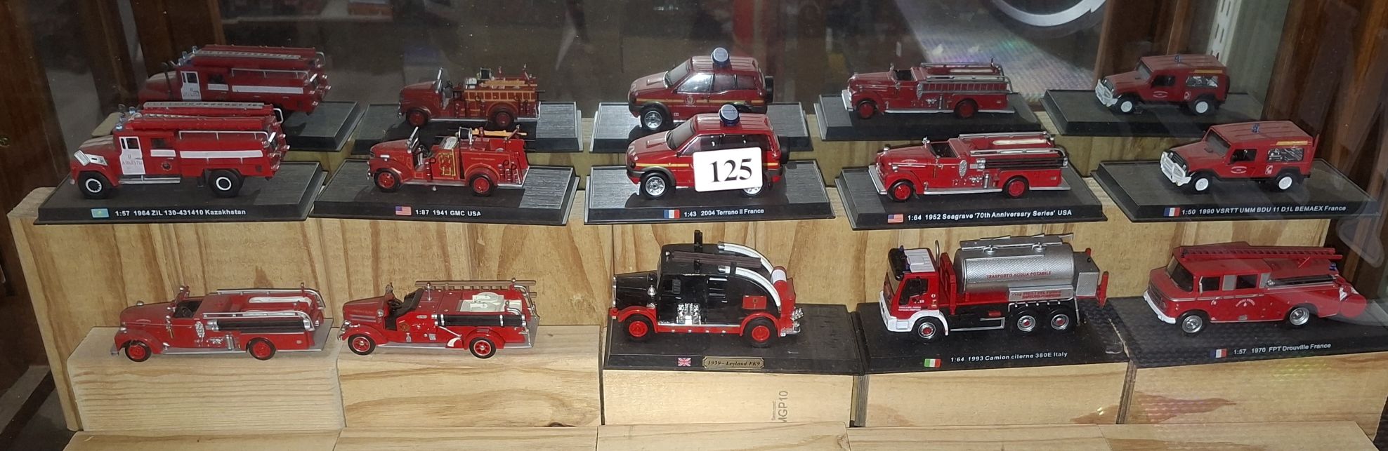 125 · DIE CAST EMERGENCY SERVICES VEHICLES