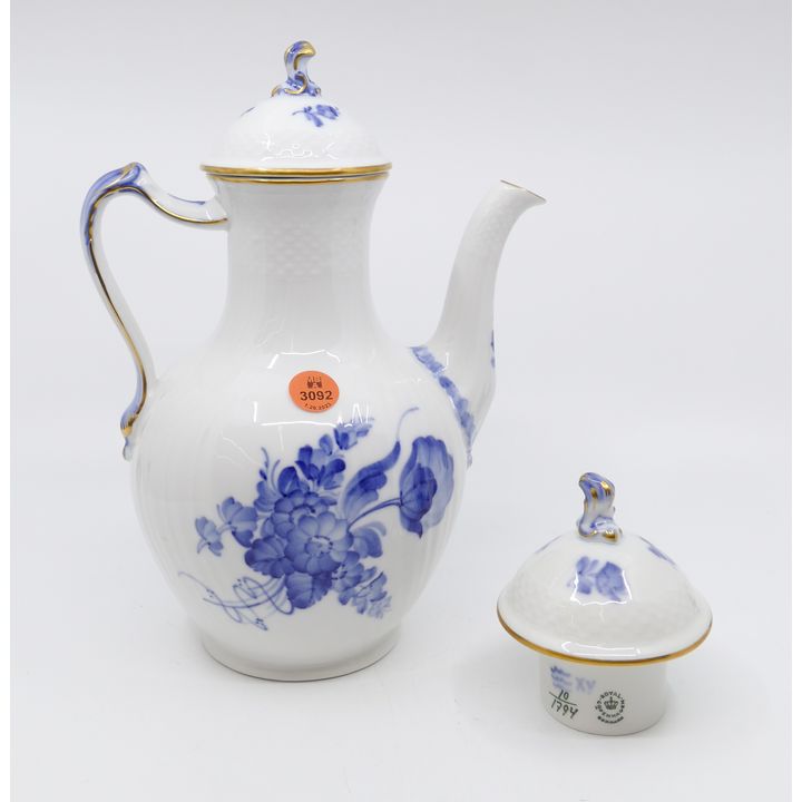 Royal Copenhagen Blue Flowers (Curved) 5 Cup Coffee Pot, #1794