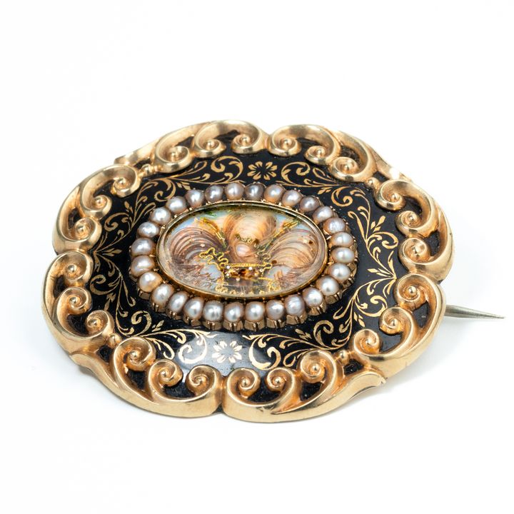 Circa 1940s Antique Mourning Brooch 9ct Gold,