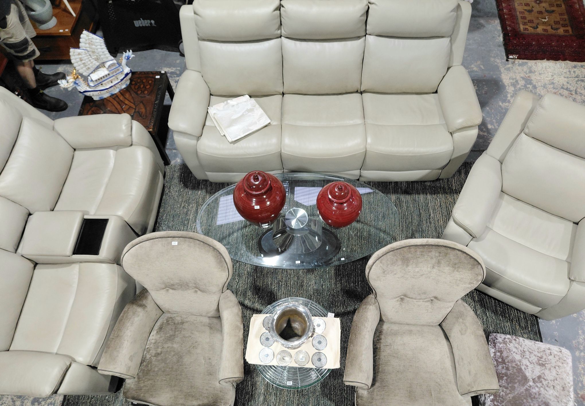 181 · LEATHER LOUNGE SUITE