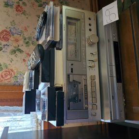Vintage Zenith Tape deck MC9070, Sony DVD player