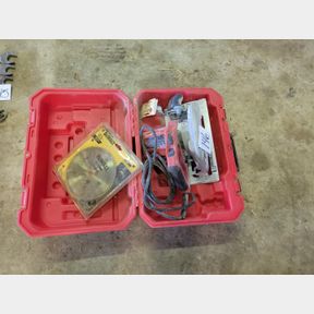 Milwaukee Tilt lock Circular Saw with extra blade