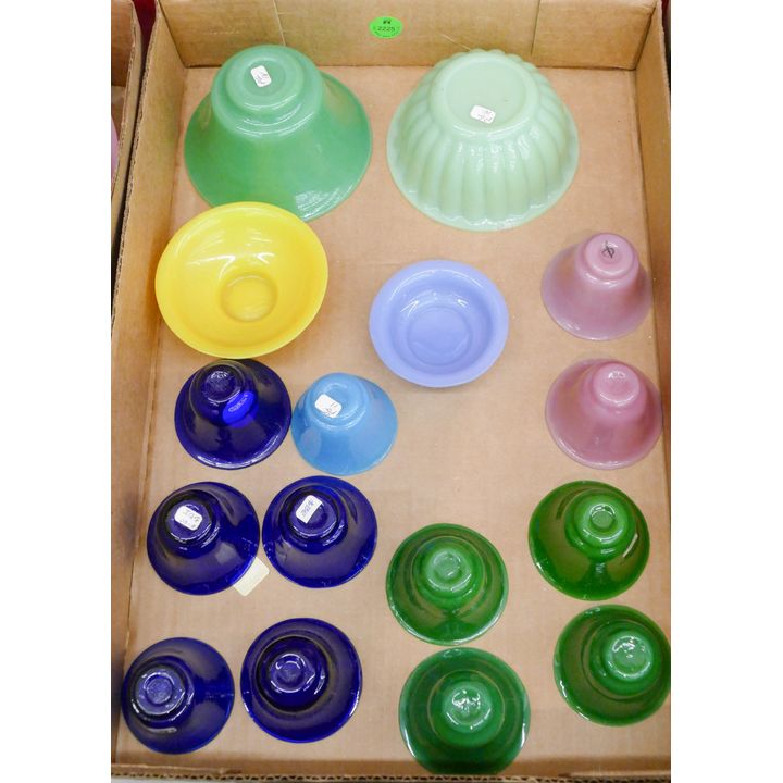 Box 16pc Old Chinese Peking Glass Multi-Colored Cups and Bowls