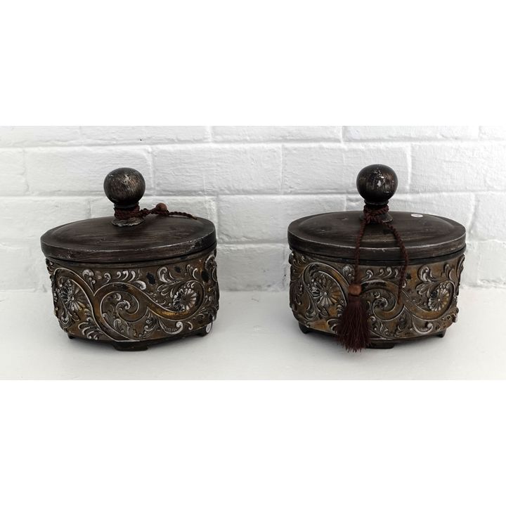 PAIR OF RESIN COMPOSITION CASKETS