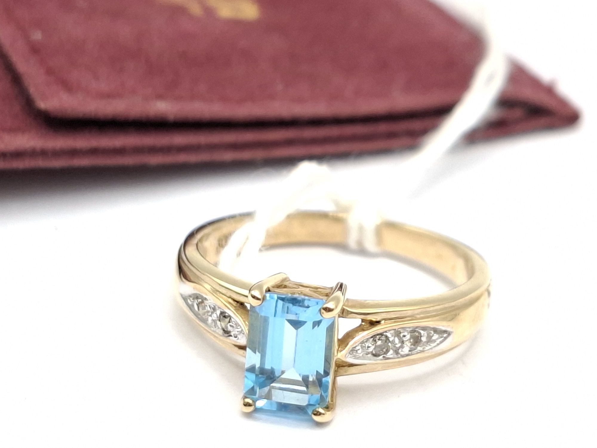 9ct Gold Topaz Diamond Ring