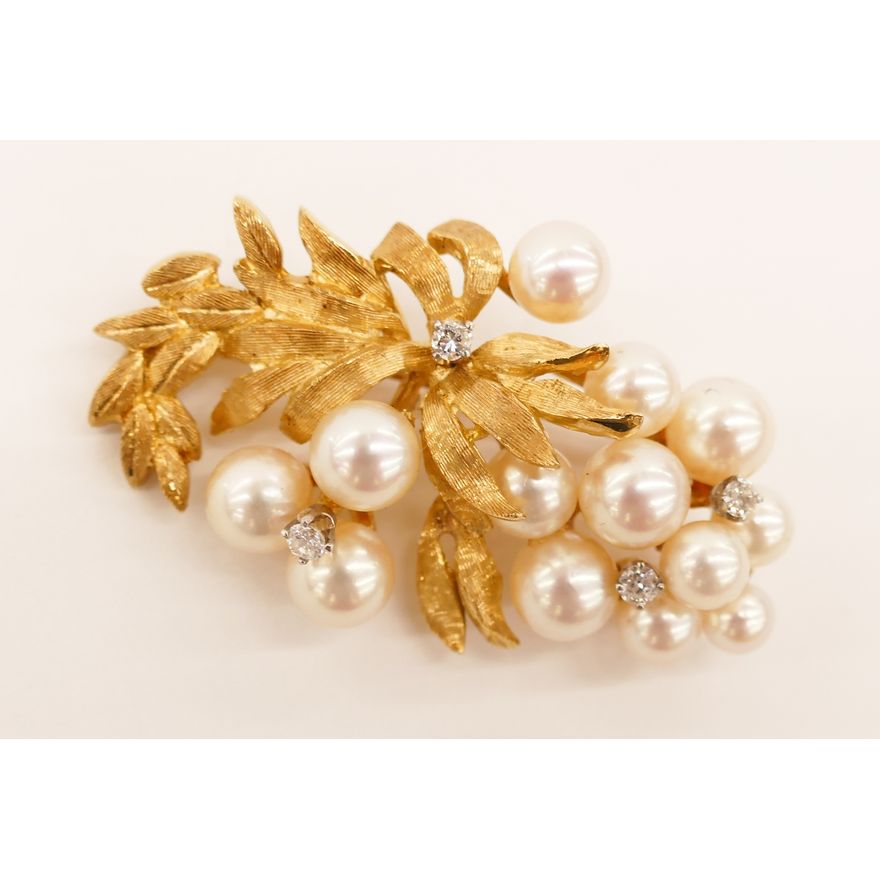 Lady's 18k Pearl & Diamond Vine Brooch