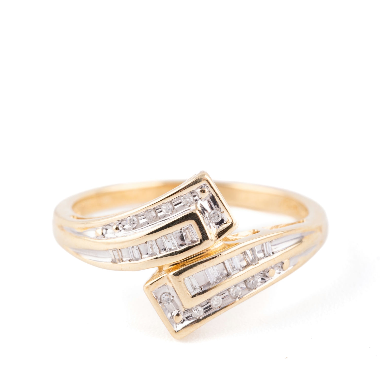 420 · Diamond Crossover Band 10ct Gold
