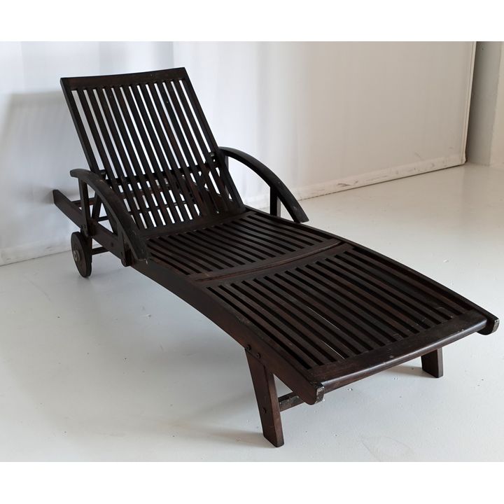 WOODEN SUN LOUNGER