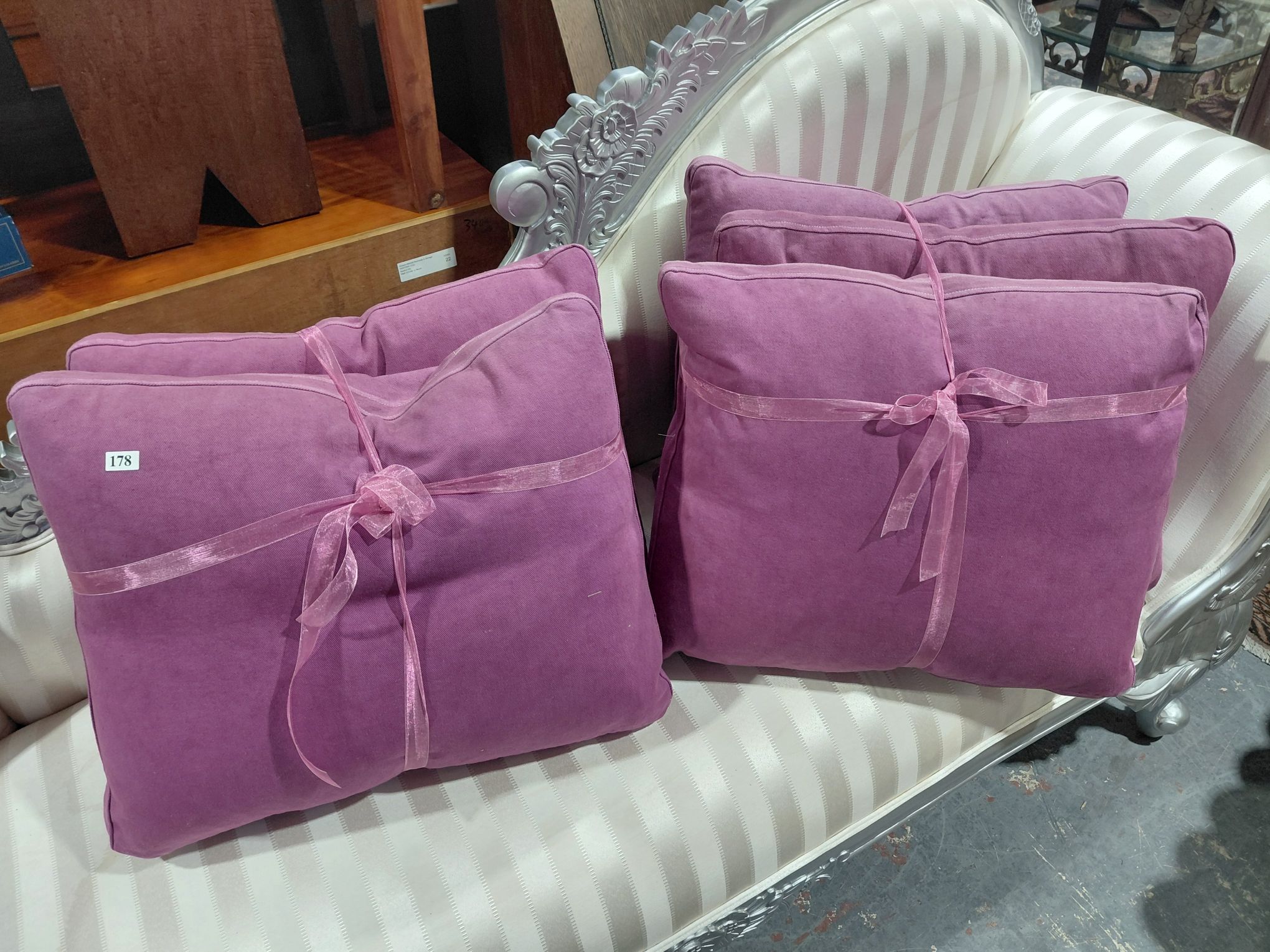 178 · DUCK FEATHER CUSHIONS