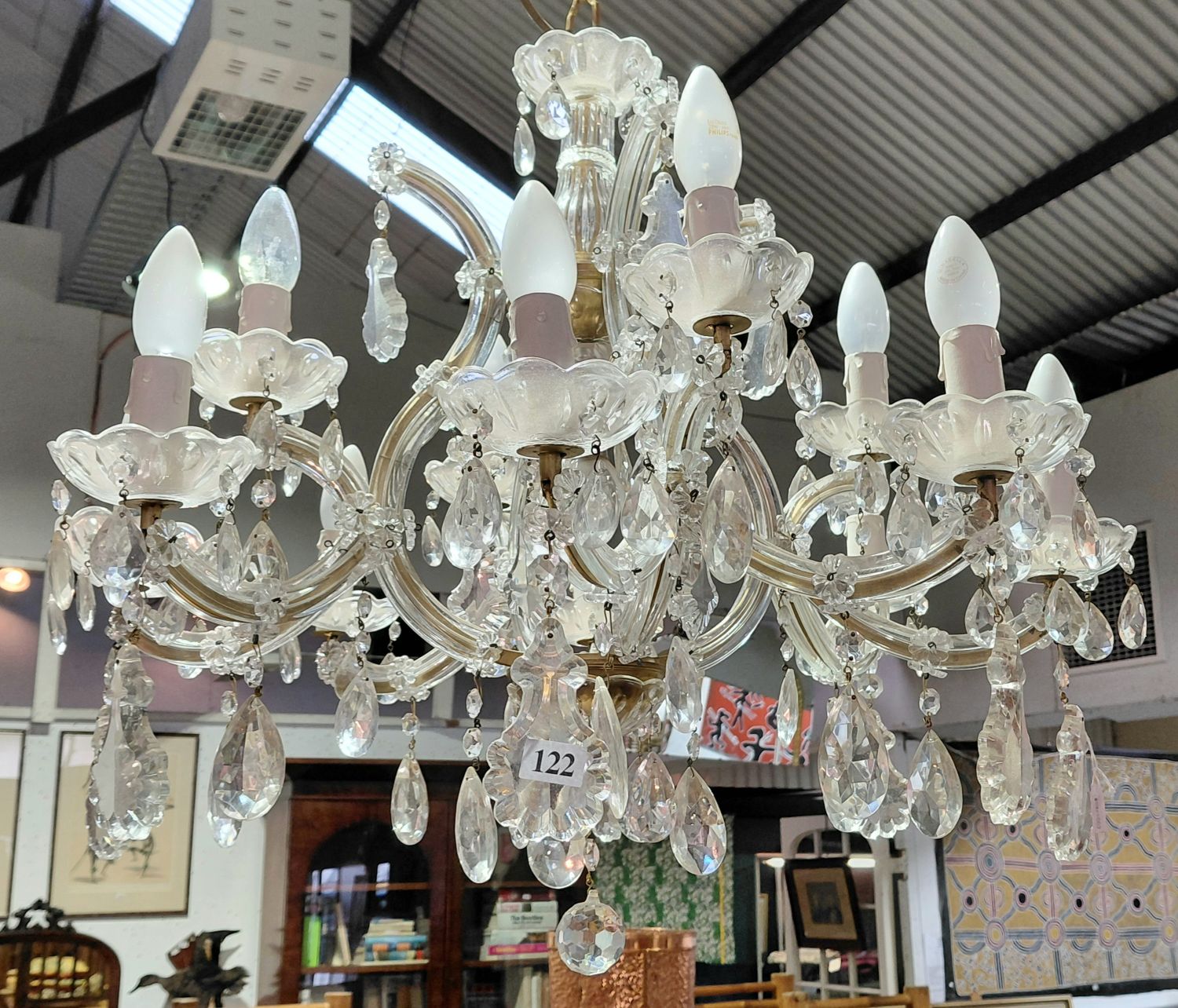 122 · TRADITIONAL GLASS ELECTRIC CHANDELIER