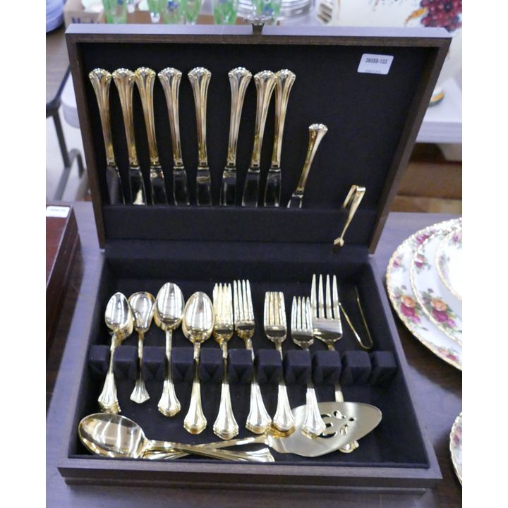 Set International Gold Platted Flatware in Box