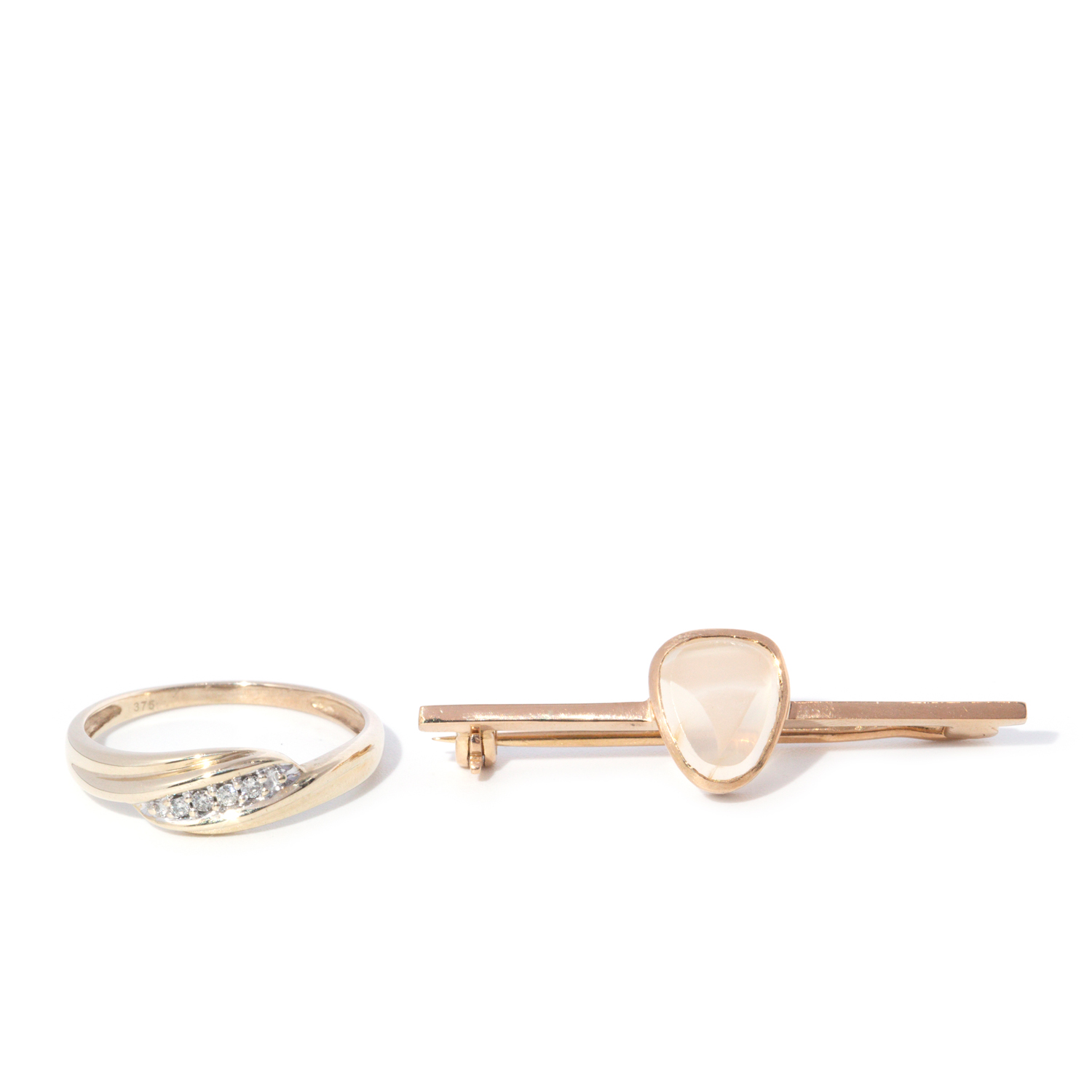 9ct Gold Diamond Ring & Brooch