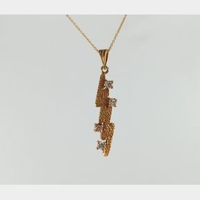 18CT YELLOW GOLD LIGHTING PENDANT SET WITH 4 ROUND DIAMONDS 0.240CTS COLOUR I/J CLARITY VS/SI - 51624/190