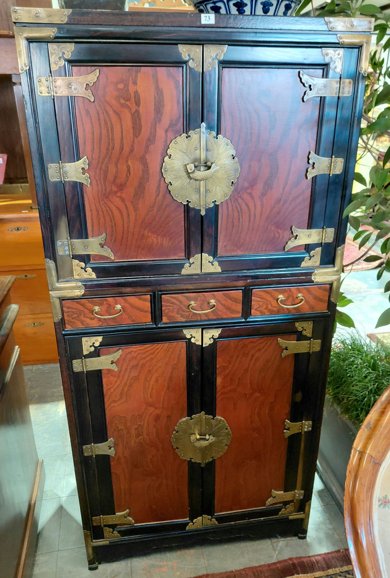 73 · KOREAN CABINET