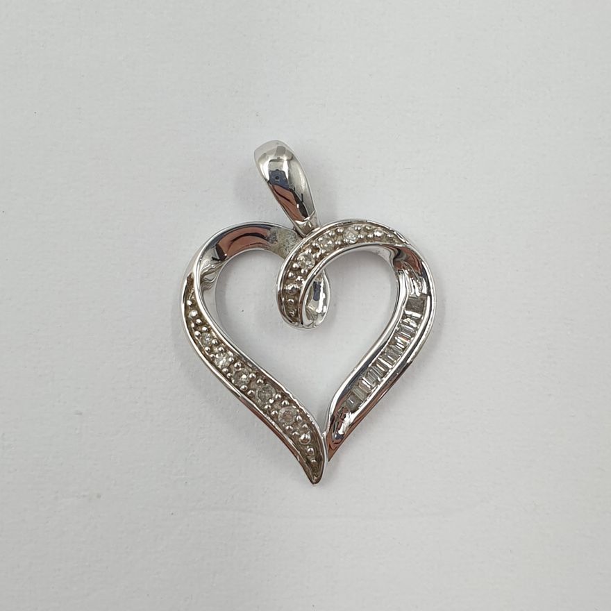 9ct W/G Pendant