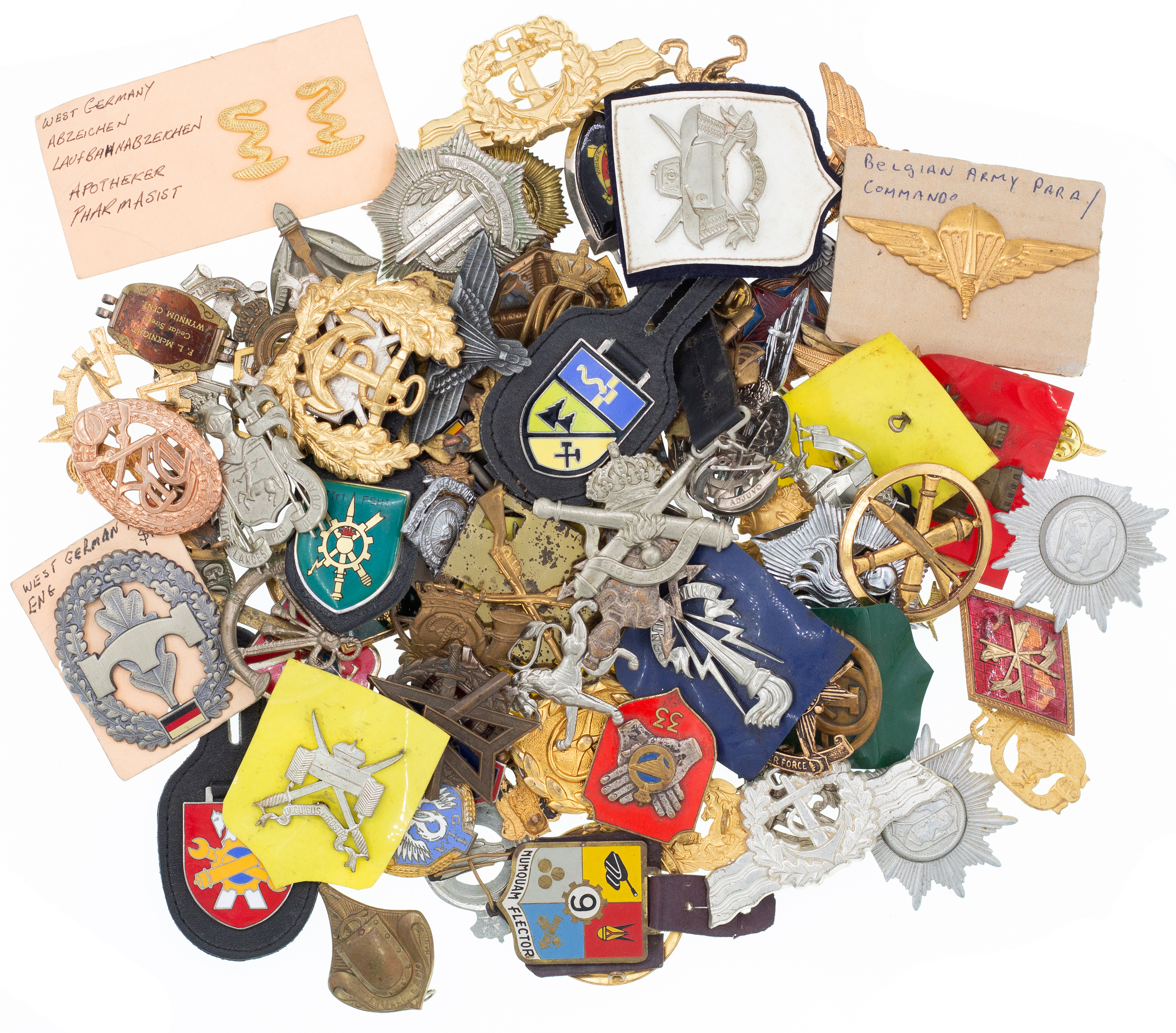 World, Cap & Collar Badges, 1914 - 1999, VGC
