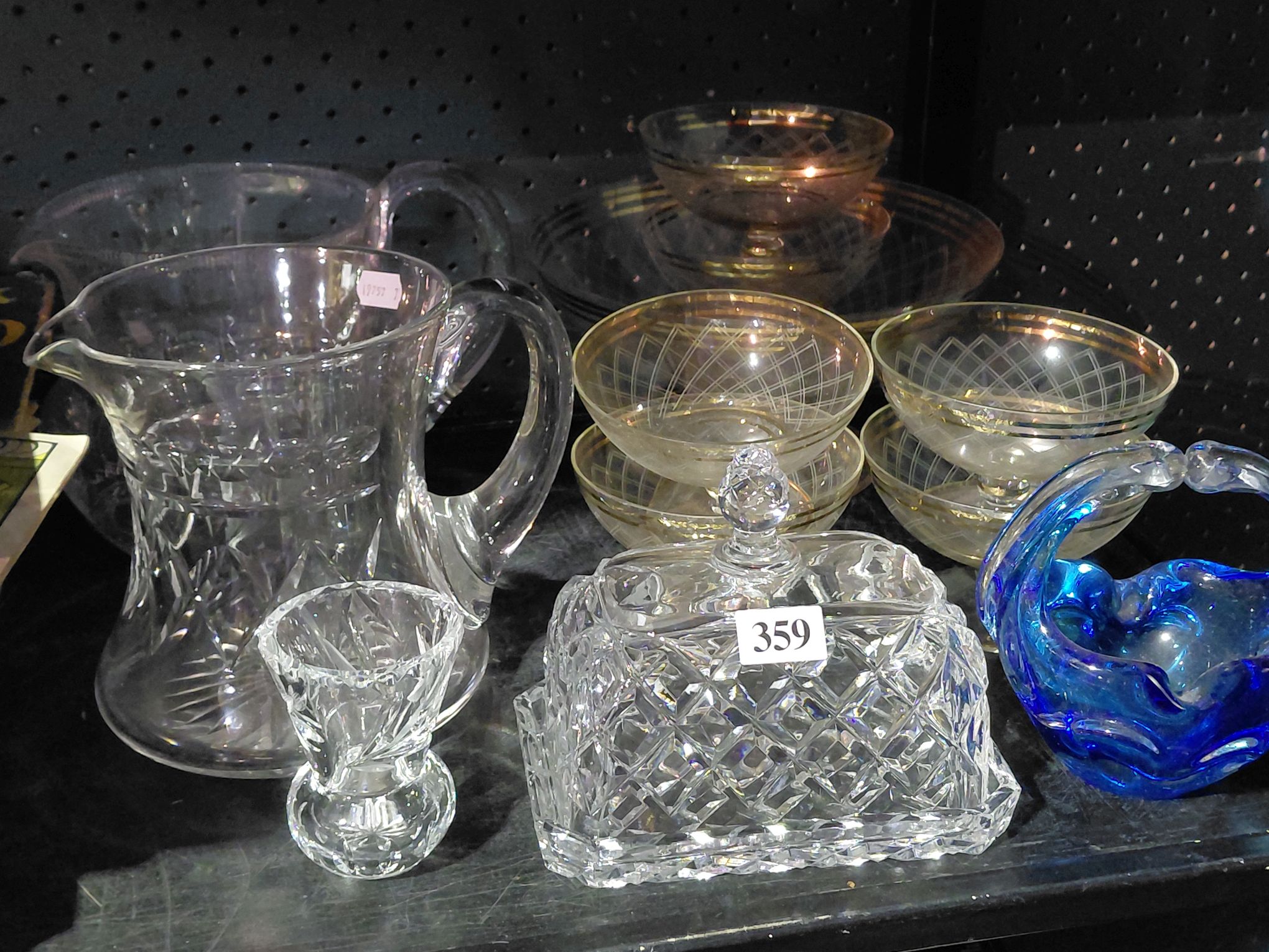359 · CRYSTAL AND DESSERT SET