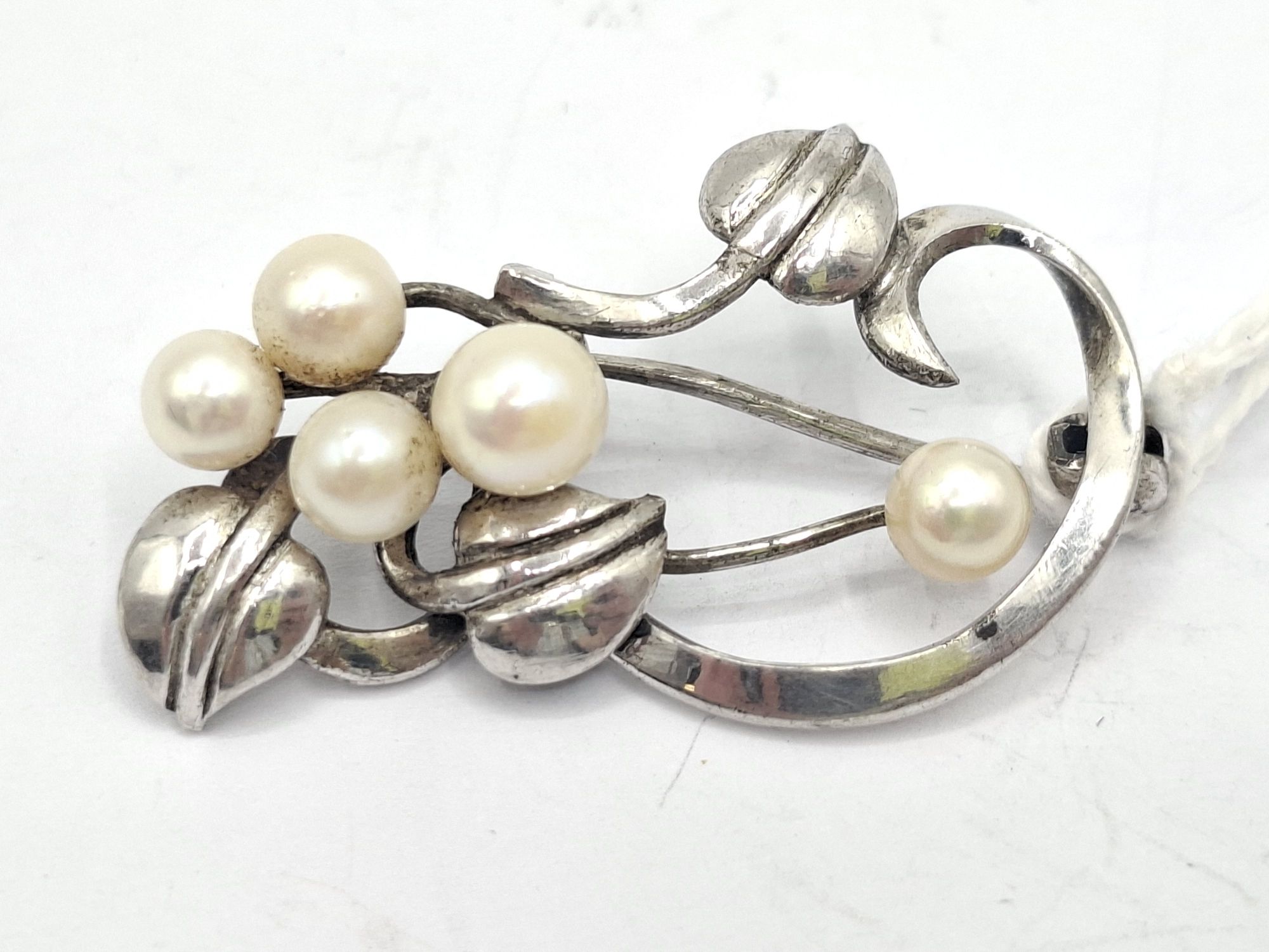 1091 · PEARL BROOCH