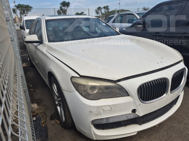 2012 BMW 750i M SPORT (F01) A/T