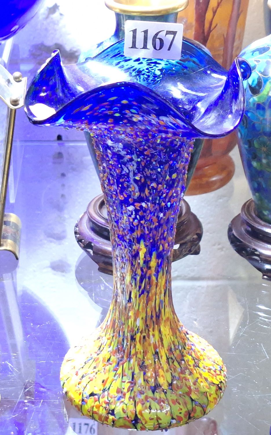 ART GLASS VASE