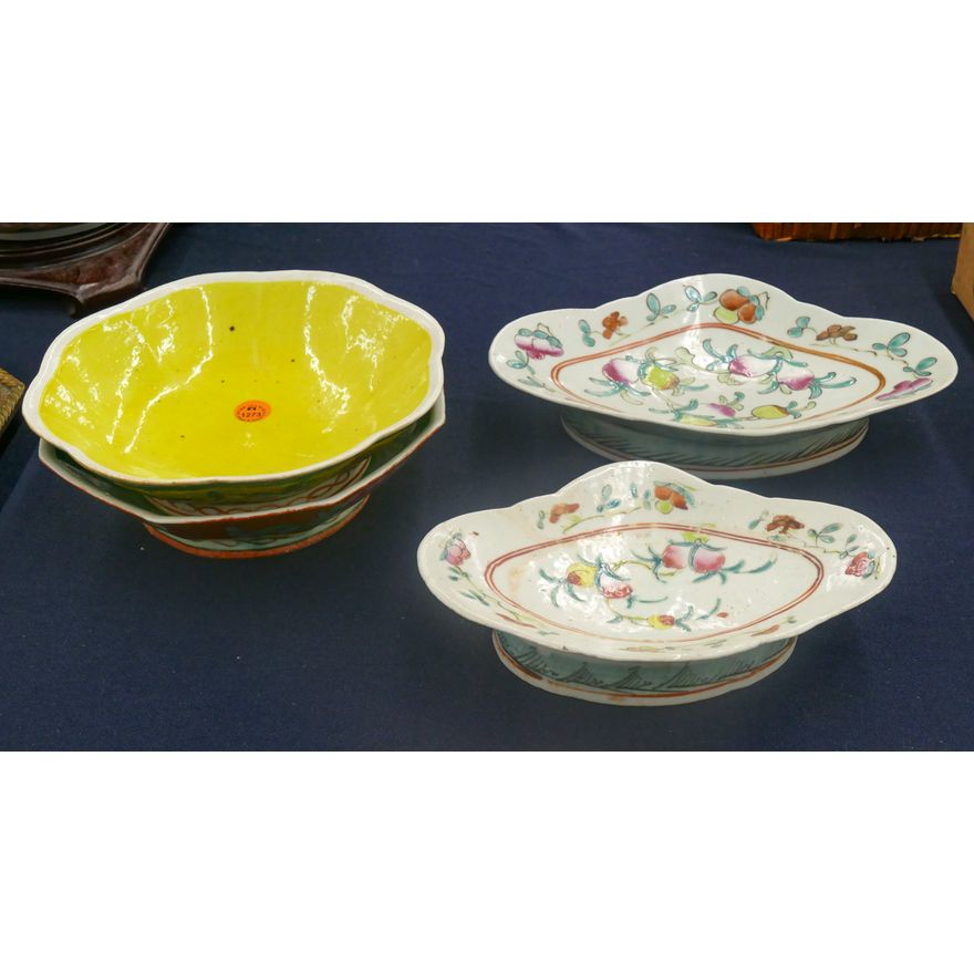 4pc Old Chinese Porcelain Serving Bowls 8'' to 10''