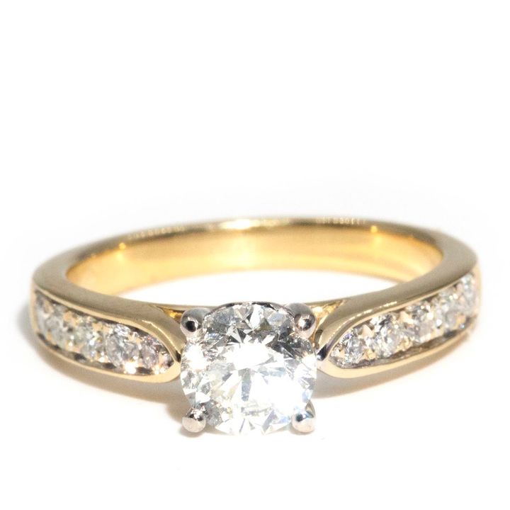 0.99 Carat Total Diamond Weight 18 Carat Gold Ring, Circa 1990,